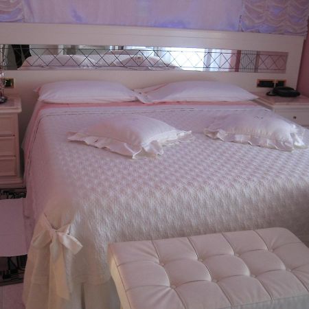 Hotel Matilde Марина-ди-Масса Экстерьер фото