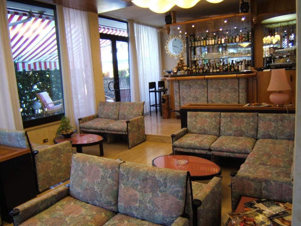 Hotel Matilde Марина-ди-Масса Экстерьер фото