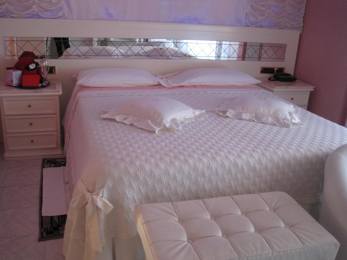Hotel Matilde Марина-ди-Масса Экстерьер фото