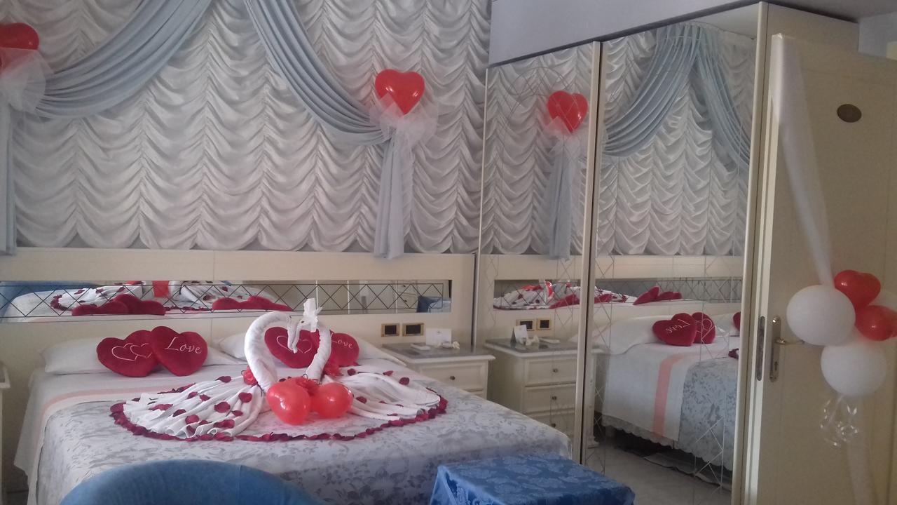 Hotel Matilde Марина-ди-Масса Экстерьер фото